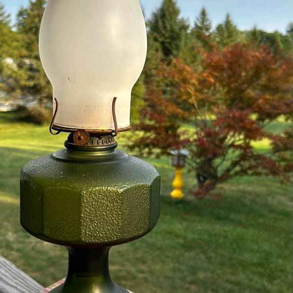 Vintage P & A Risdon Green Glass Oil Lamp Base With Burner And Chimney - Picture 13 of 13